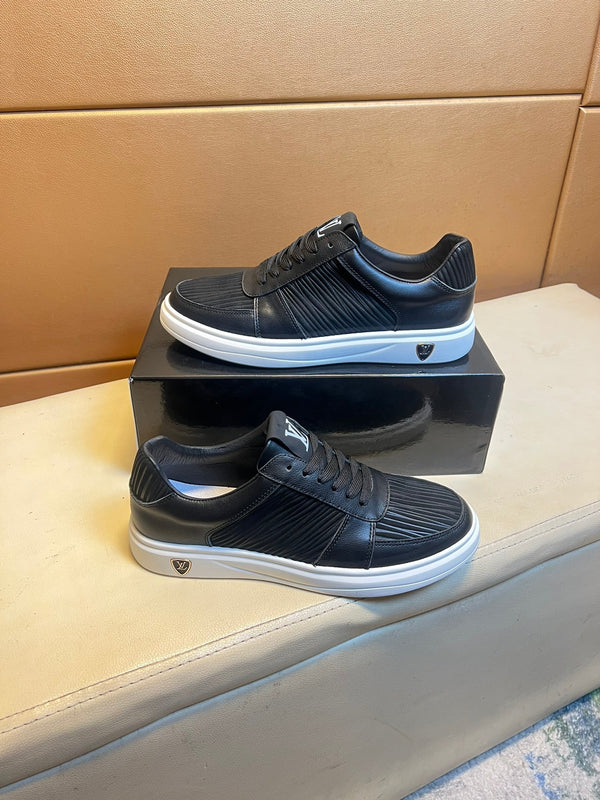 LV SNEAKERS IN BLACK CALFSKIN AND SUEDE
