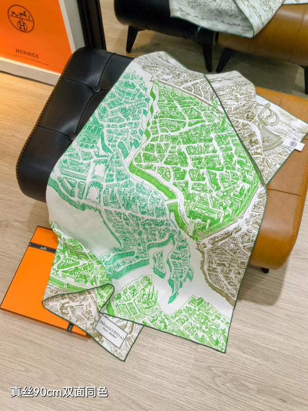 HM La Nouvelle Cite Cavaliere Scarf 90x90cm Green Twill Silk 303282