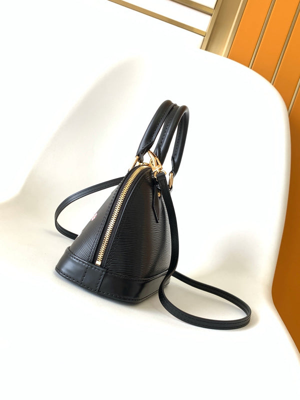 LVxTM Alma BB Handbag 18cm Black Epi Cowhide Metal GHW