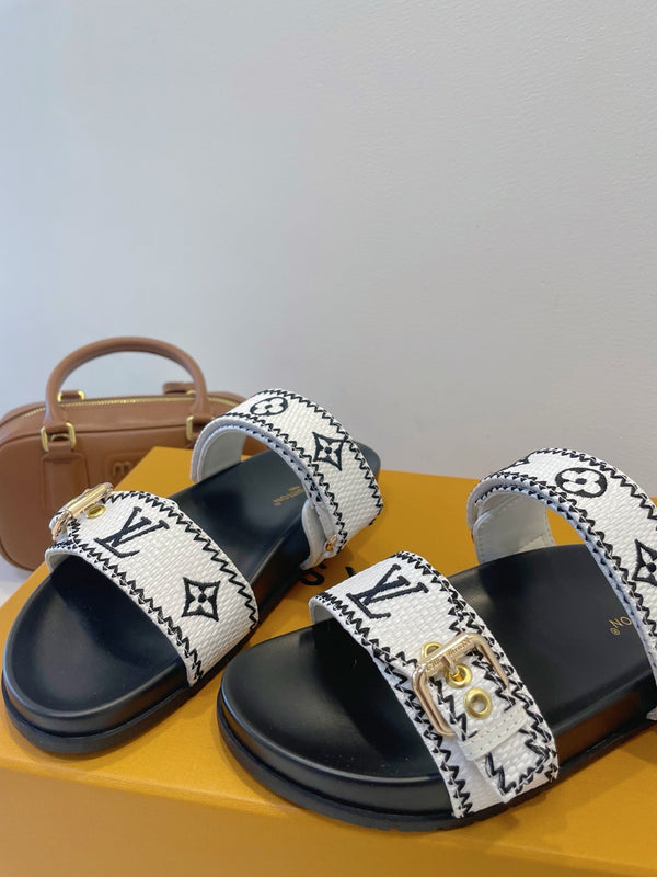 Bom Dia Flat Comfort Mule White Black Monogram Embossed Print Classic 241336