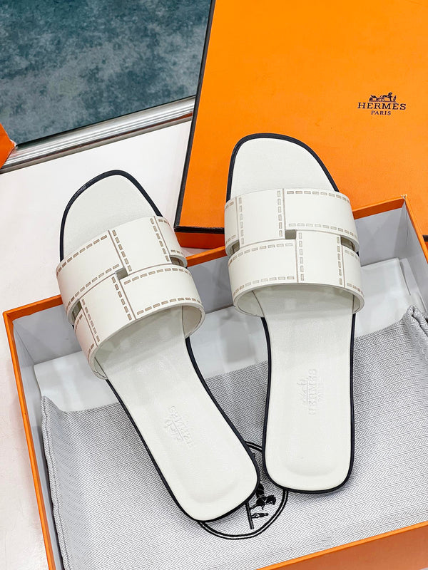 HM Idioma Sandal In White Cream Calfskin
