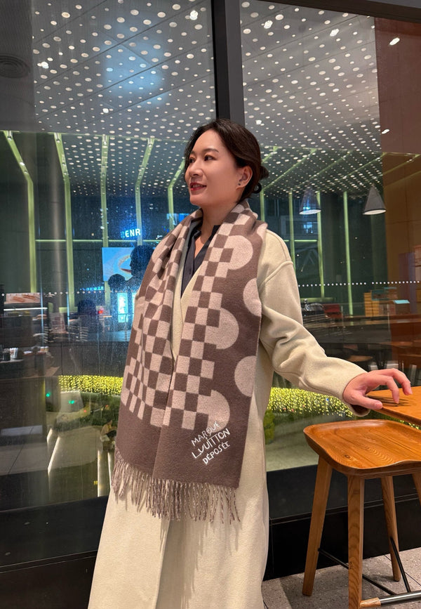 LV 25ss Scarf 180CM Light Brown White Knitted Cashmere 292798