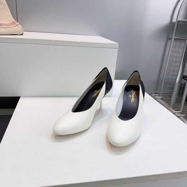 CC FW26 High Heels Pumps 8.5cm White Black Lambskin 942739