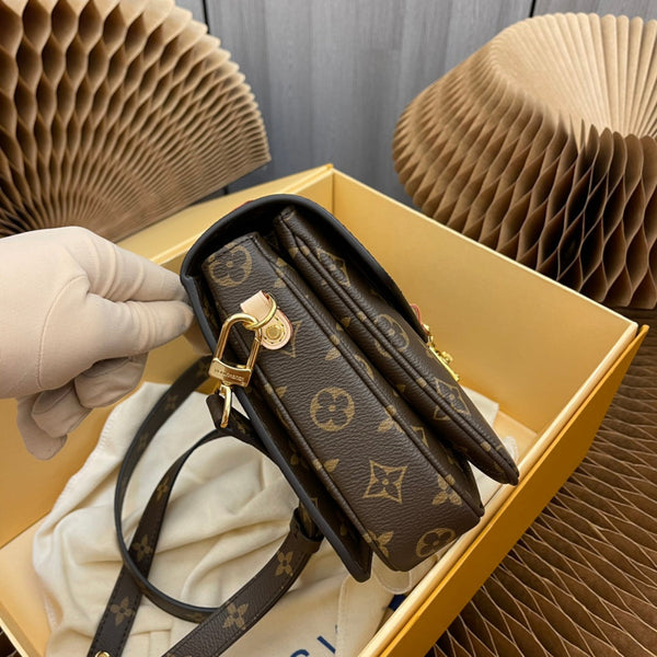 BLLV pochette metis 25 brown monogram canvas