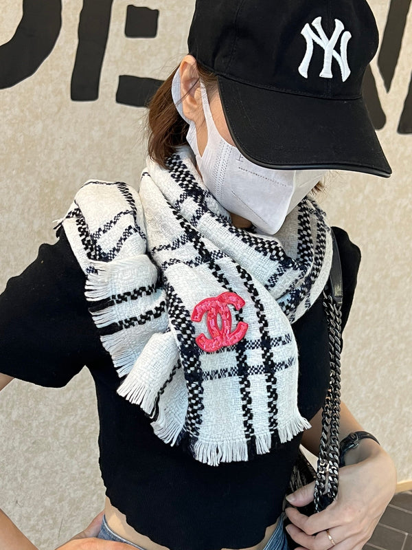 CC Scarf 190 CM In White With Black Stripes Wool 420038