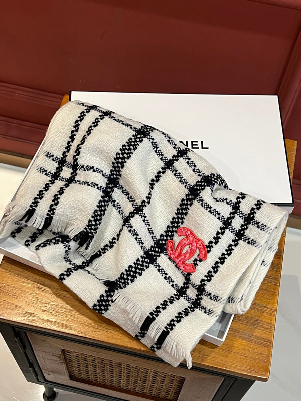 CC Scarf 190 CM In White With Black Stripes Wool 420038