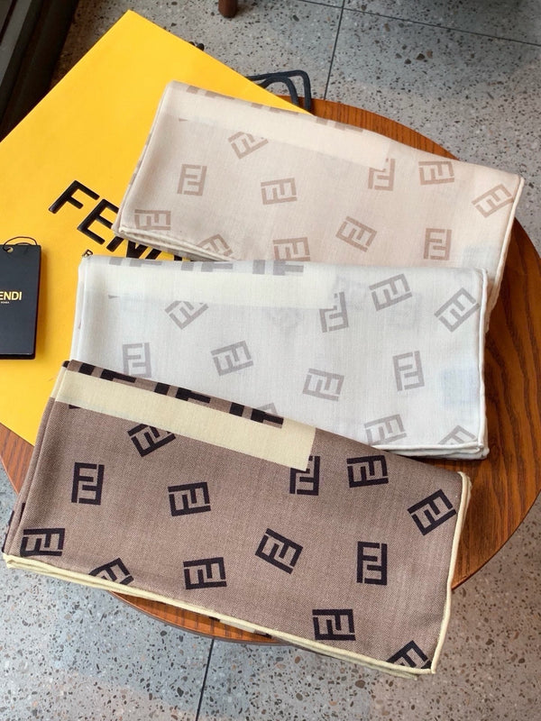 FF Scarf 140*140cm Cream Cashmere Silk 286296