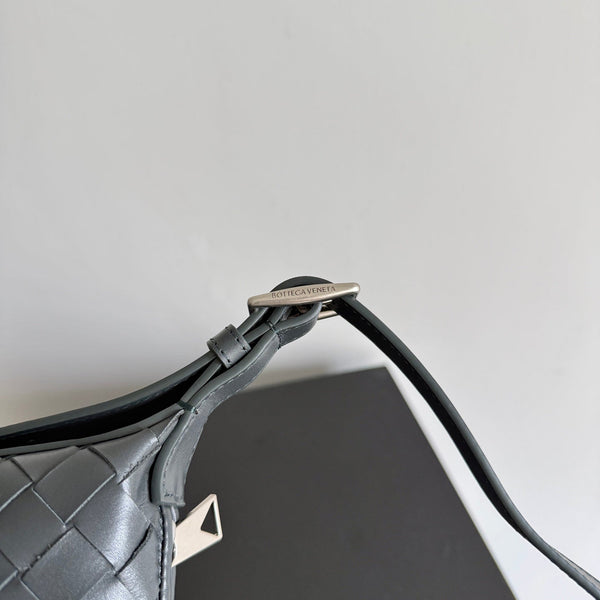 BV Traveler Phone Pouch Black Intrecciato Calfksin