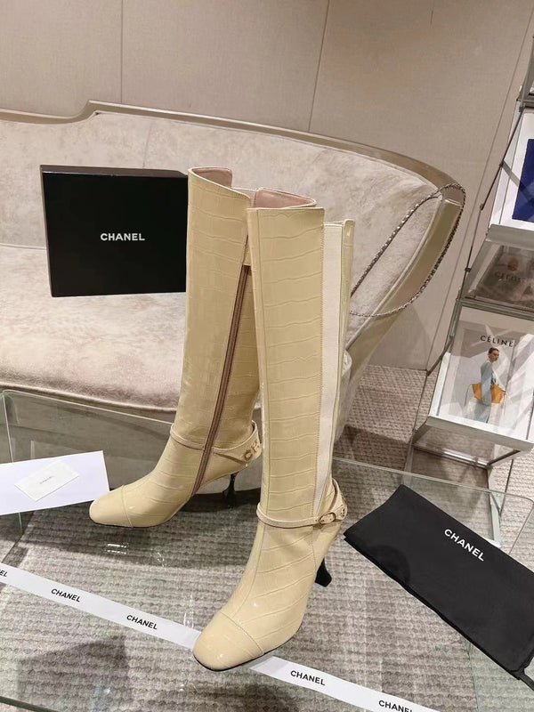 CC 26S Chain Buckle Croc Jumping Boots 9cm Beige Patent Leather 117688
