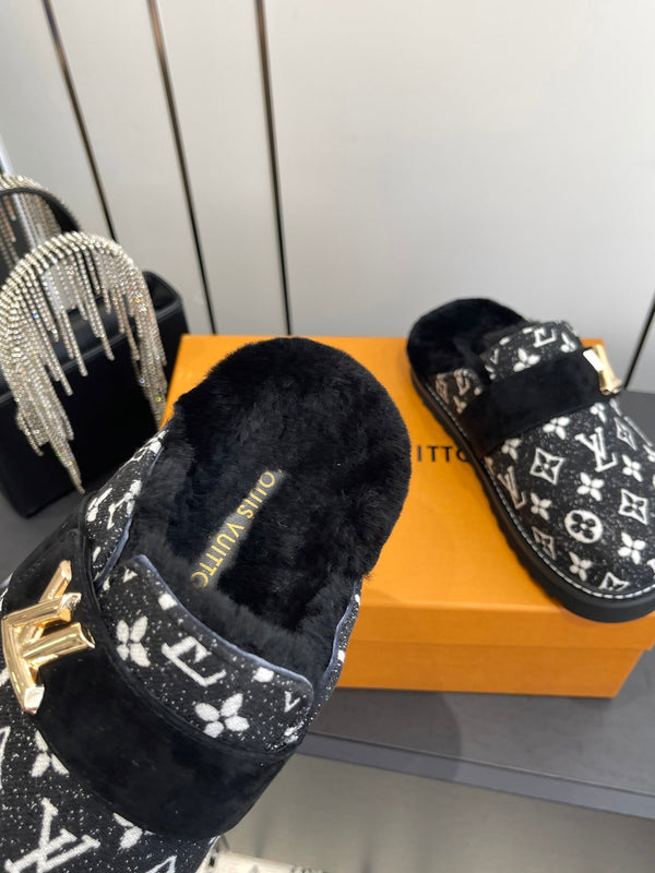 LV Cosy Flat Slippers Comfort Clog Black Leather Monogram Fur 533467