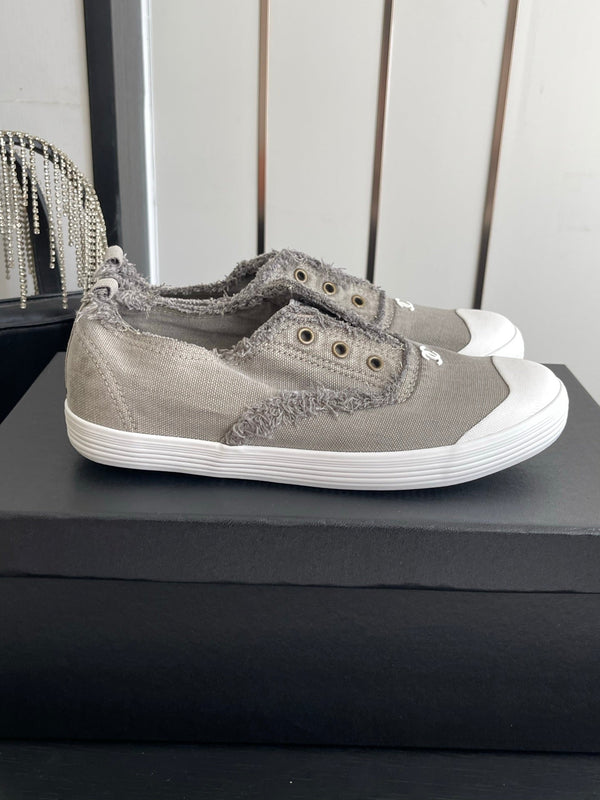 CC 26s Laceless Canvas Sneakers Grey Canvas 945156