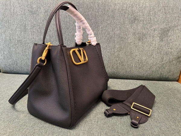 VALENTINO small handbag black calfskin 538531
