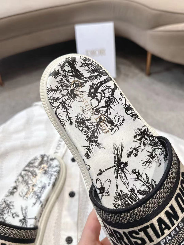 CD 26s Platform Sandals Black White Leather Fabric 944456