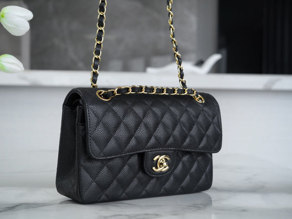CLASSIC FLAP 23 BLACK CAVIAR GOLD HARDWARE
