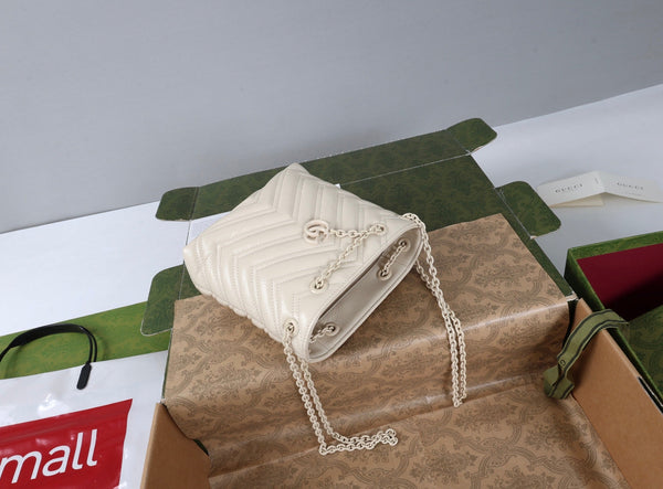 GG 26s Marmont Nano Bucket Bag 17cm Ivory Quilted Leather