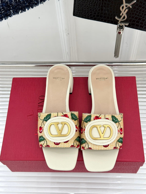 VT 25 Cherryfic Leather Trimmed Slides White Sheepskin 286504