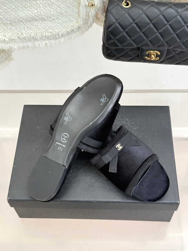 CC 26S Double C Bow Braid Slippers Black Velvet 717786