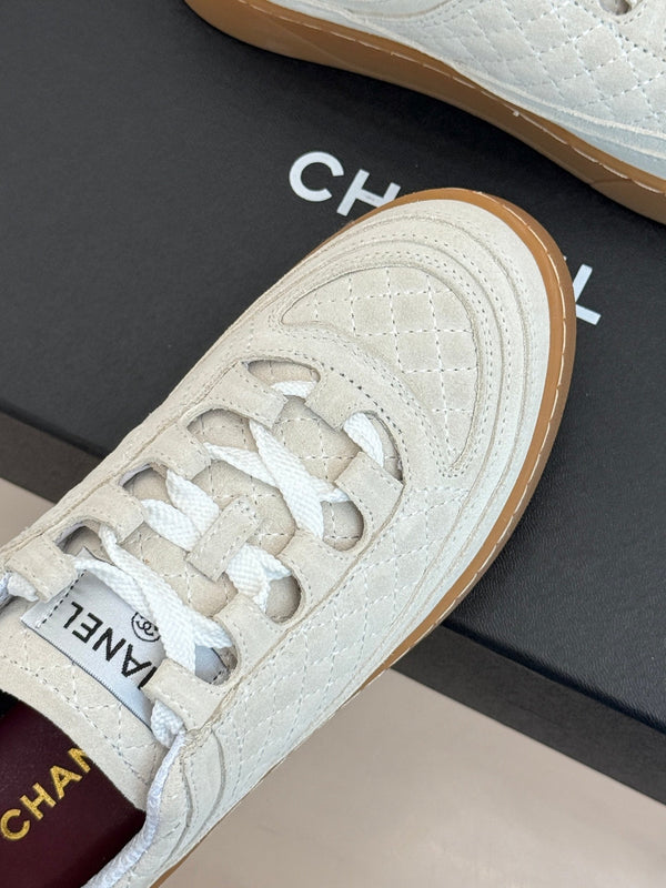 CC Casual Sports Shoes White Diamond Pattern Suede 920475