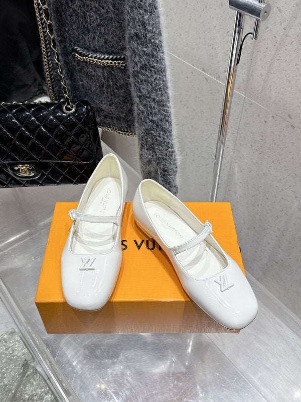 LV Swing Ballet Flat White Patent Leather 610708