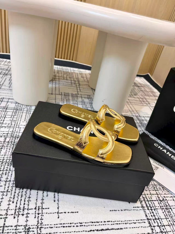 CC 26s Open-toe Sandal Gold Sheepskin 681943