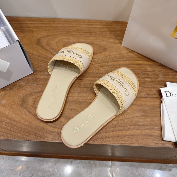 CD 26s Strappy Slippers Cream Leather 998640