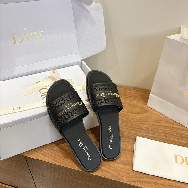CD 26s Hollow-out Slippers Black Leather 998235