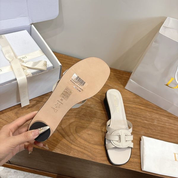 CD 26s D-Club Slides 4.5cm Cream Calfskin 998647