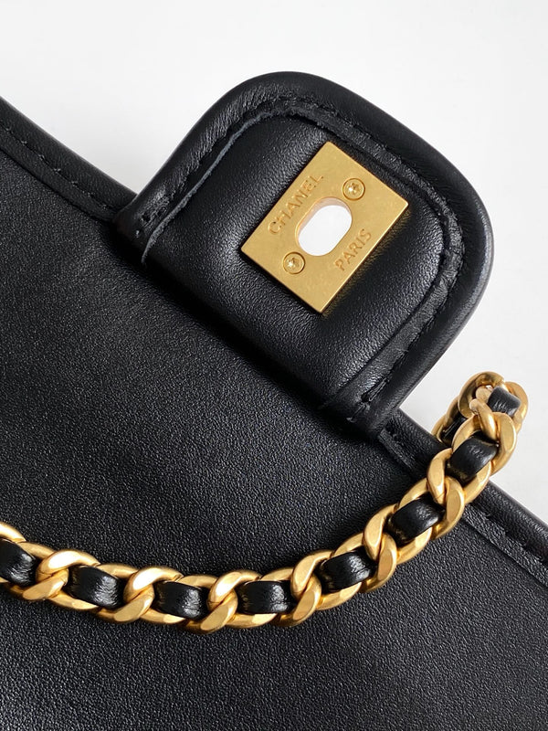 CC 25C Flap Bag 19cm Black Quilted Lambskin