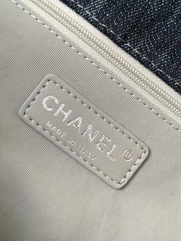 Chanel 25 Bag Navy Blue 34cm Denim Fabric 289496