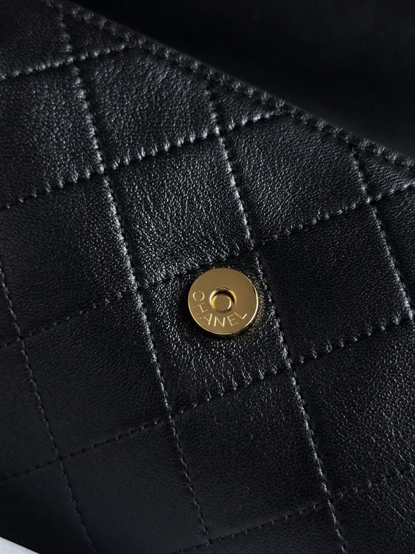 CC 26s Clutch With Chain 23cm Black Crocodile Calfskin