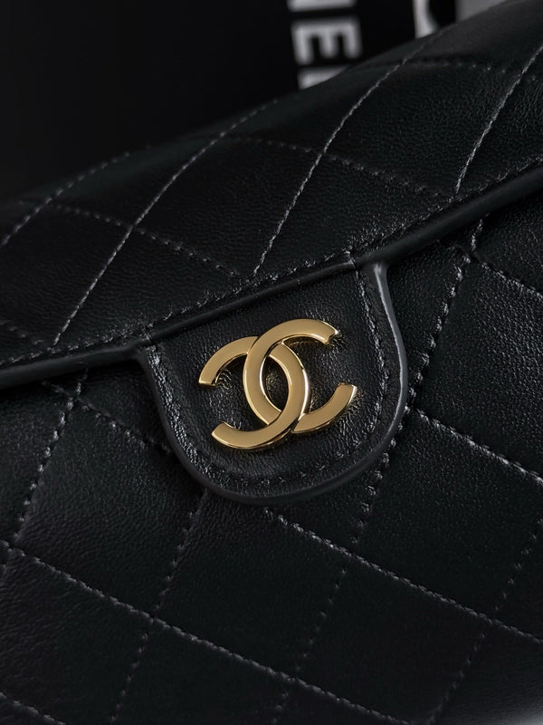 CC 26s Clutch With Chain 23cm Black Crocodile Calfskin