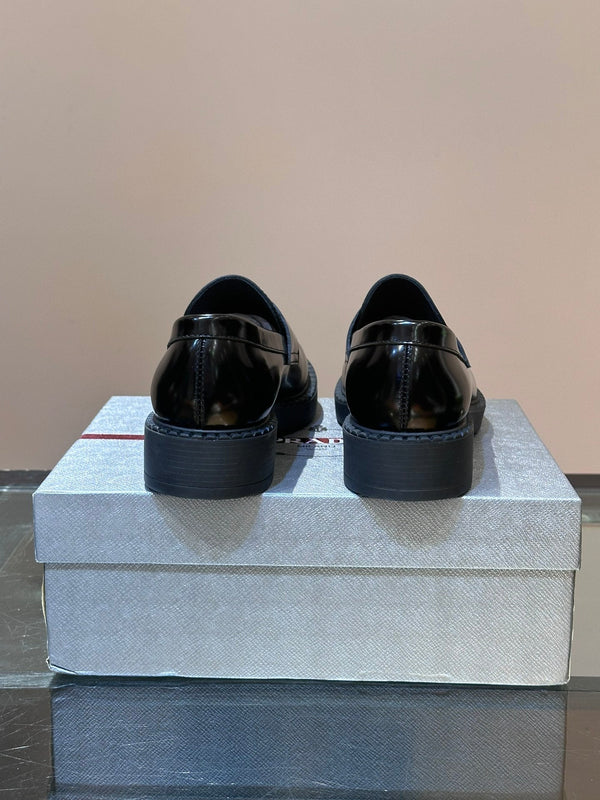 PRA OXFORD LOAFER IN BLACK CALFSKIN WITH TASSEL