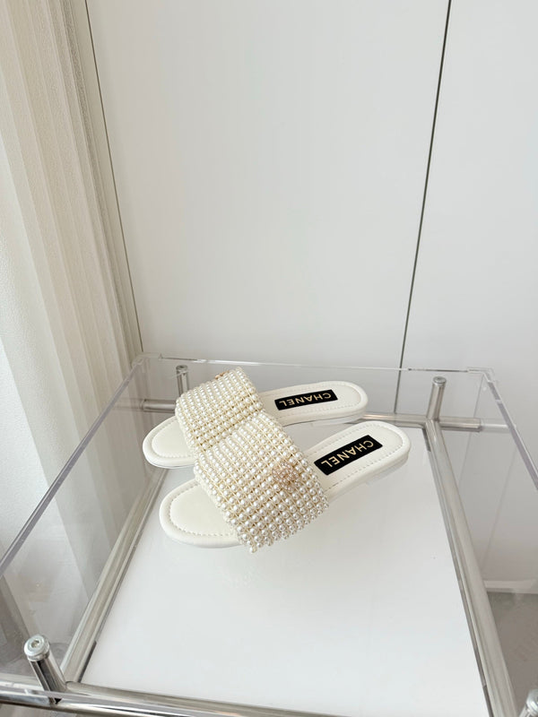 CC 25 Slippers White Leather 238743