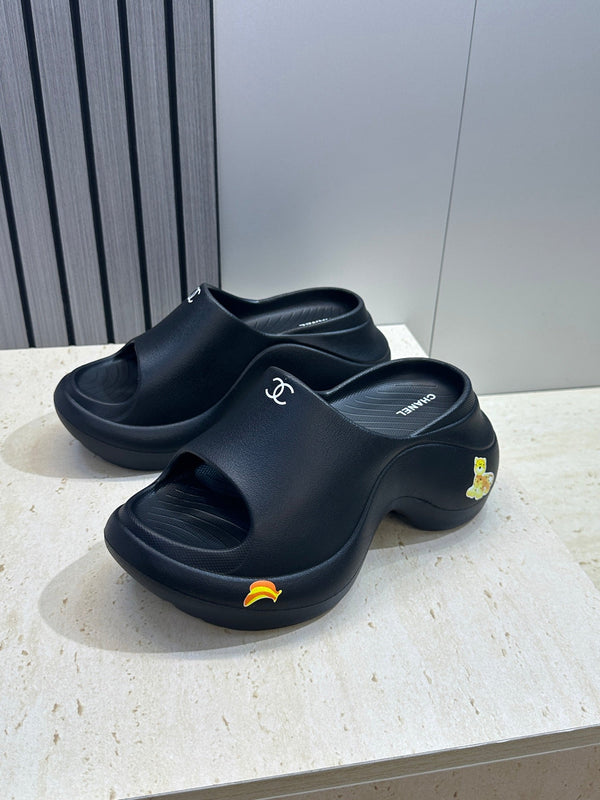 CC Platform Round Toe Open Toe Sandals Black Rubber 830394
