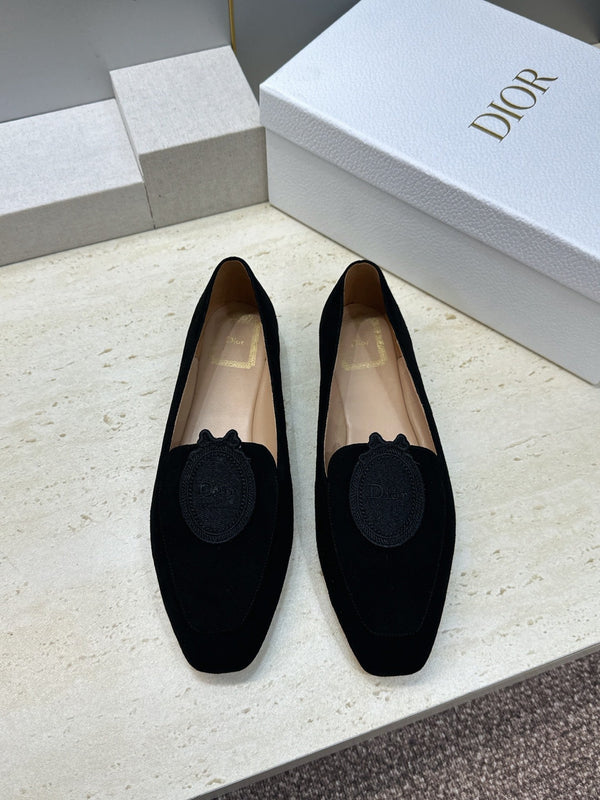 CD 26s Médaillon Loafers Black Suede 118456