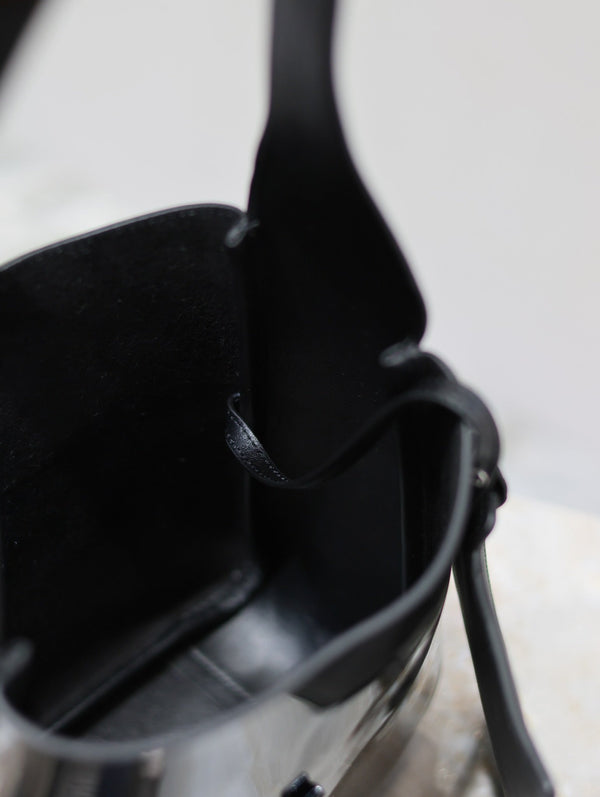 le 5a7 small 23cm black patent calfskin