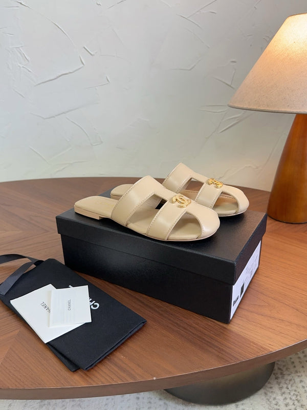 CC 26s Slipper Beige Lambskin 827259