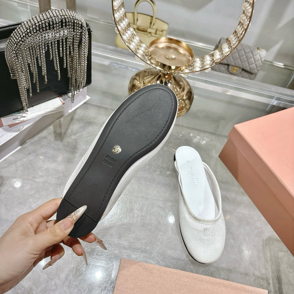 Miu Miu 26s Slippers White Mesh 679837