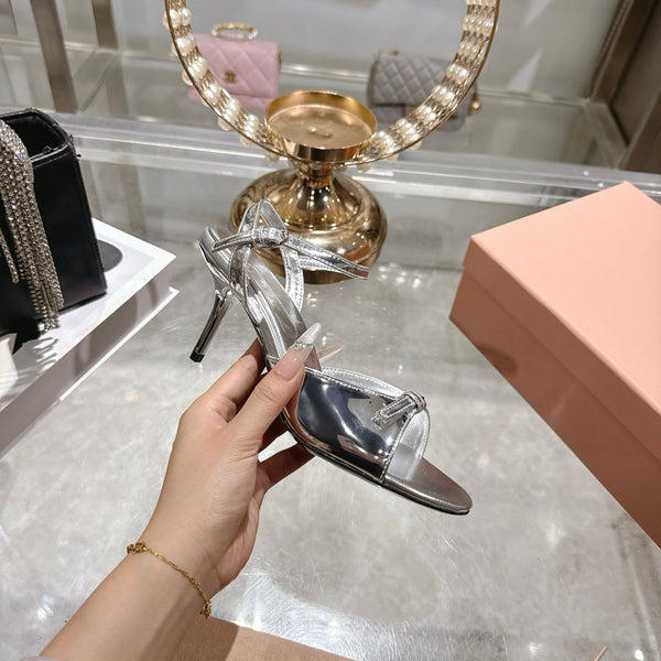 Miu Sandal With Buckle Sliver Patent Leather 751328