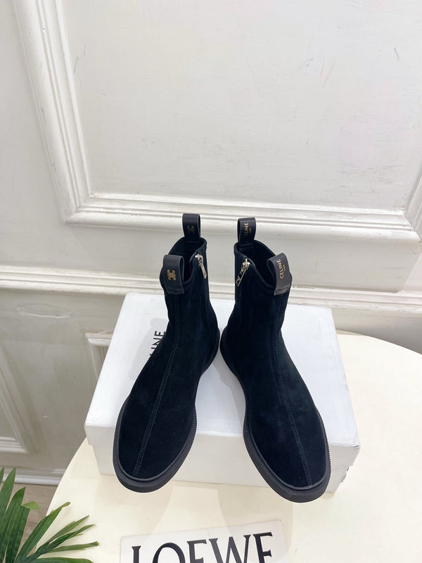 CE 26s Flow Zipped Ankle Boots Black Suede 947590