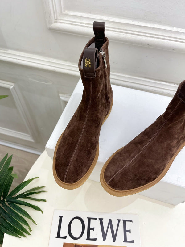 CE 26s Flow Zipped Ankle Boots Coffee Suede 947591