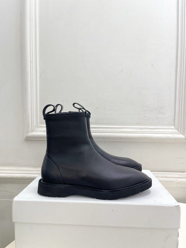 CE 26s Flow Zipped Ankle Boots Black Leather 947593