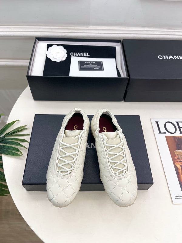 CC 26s Sneakers Cream Quilted Lambskin 946989