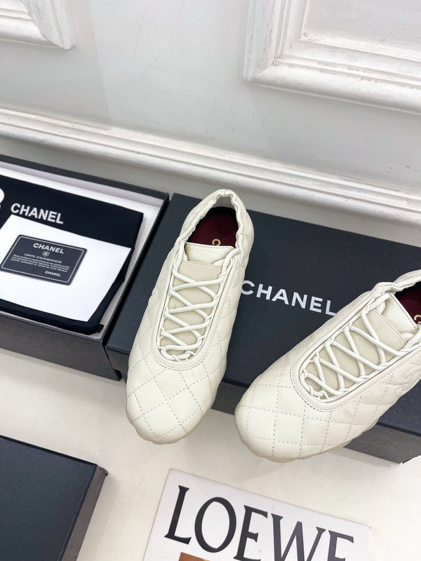 CC 26s Sneakers Cream Quilted Lambskin 946989
