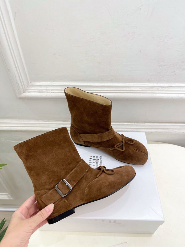 MM Tabi Ankle Boots Tan Suede 112268