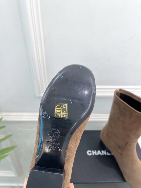 CC 26S Logo Botines 4cm Beige Suede 111849
