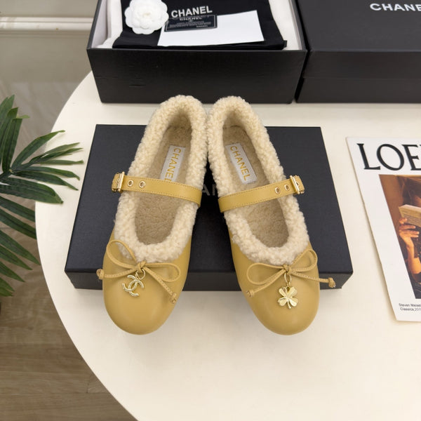 CC 26s Mary Jane Mustard Yellow Sheepskin Shearling 111926