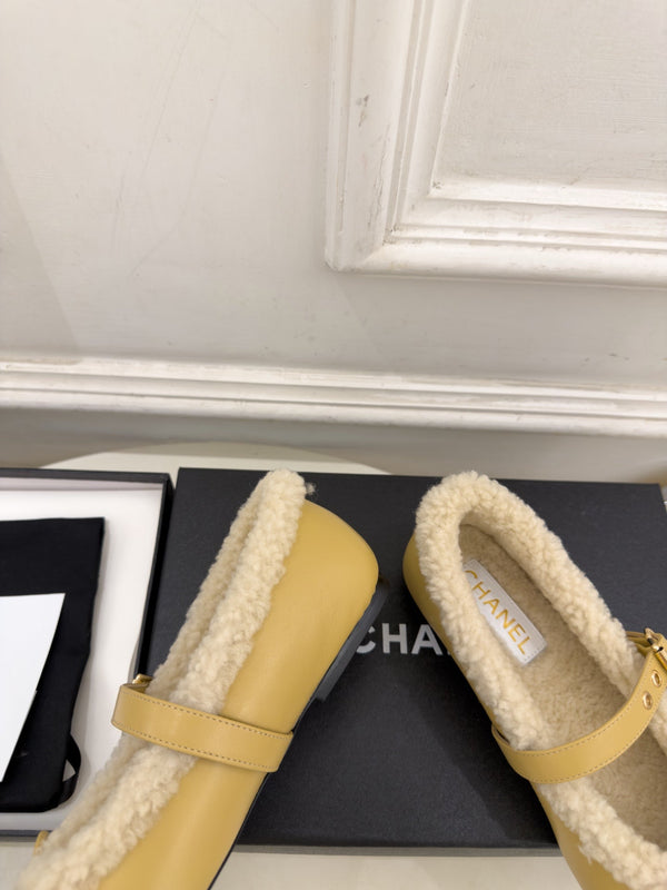 CC 26s Mary Jane Mustard Yellow Sheepskin Shearling 111926
