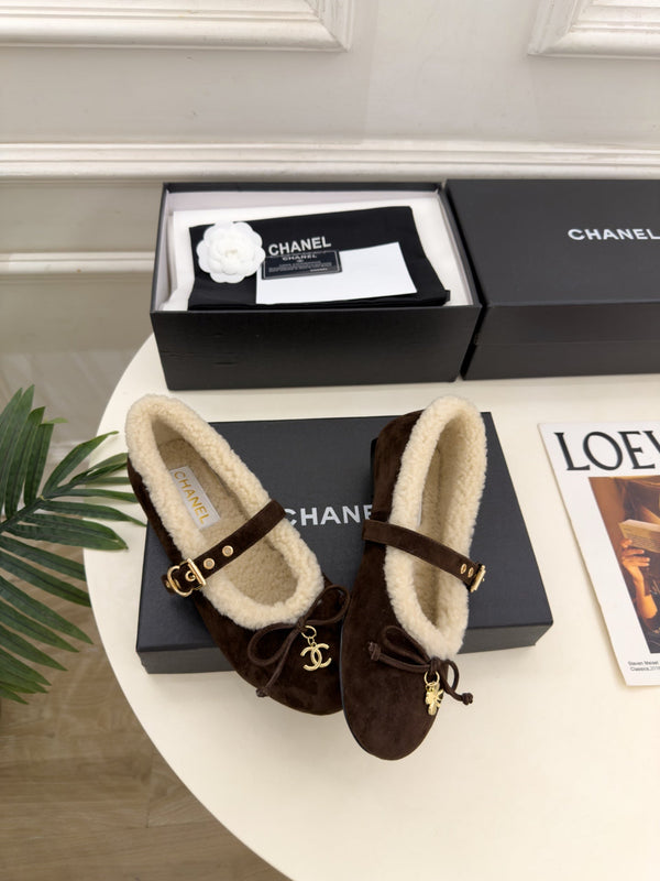 CC 26s Mary Jane Coffe Suede Shearling 111928