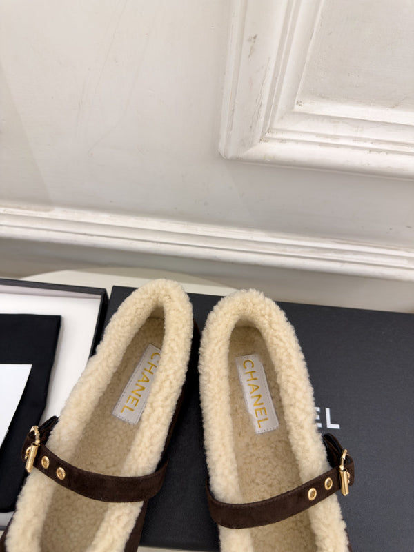 CC 26s Mary Jane Coffe Suede Shearling 111928